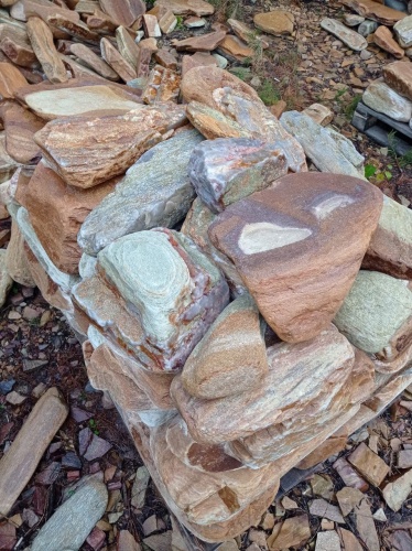 Златолит жёлтый, жёлто-зелёный глыбки и валуны для ланшафтного дизайна купить в Костромской области