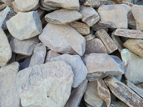 Златолит жёлтый, жёлто-зелёный глыбки и валуны для ланшафтного дизайна купить в Костромской области