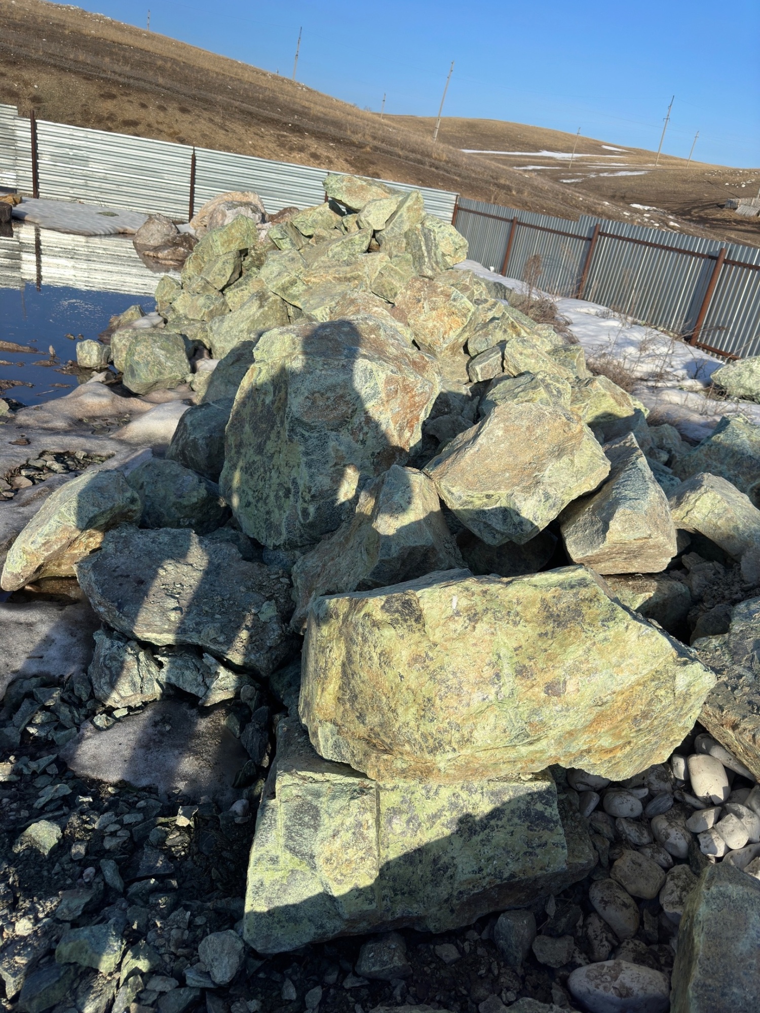 Камни для ландшафтного дизайна зелёные 10-60 килограмм купить в Костромской области