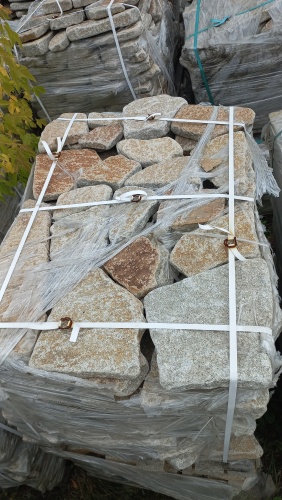 Плитняк галтованный гранитный для ландшафтного дизайна купить в Костромской области