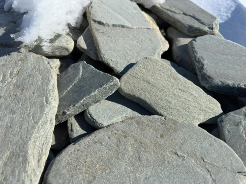 Плитняк златолит зелёный галтованный для цоколя купить в Костромской области