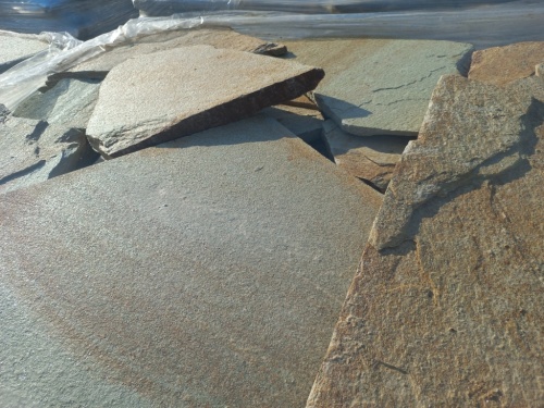 златолит золотисто-фисташковый