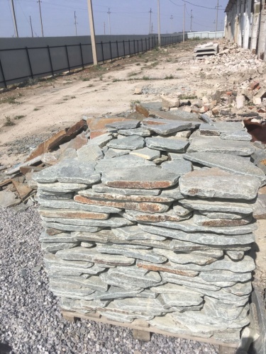 Златолит серебристый галтованный для лестниц купить в Костромской области