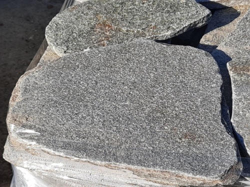 Златолит серебристый галтованный для лестниц купить в Костромской области