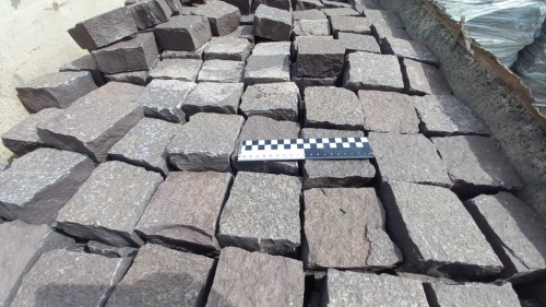 Лемезит колотая брусчатка 10 * 10 см. для парковки купить в Костромской области
